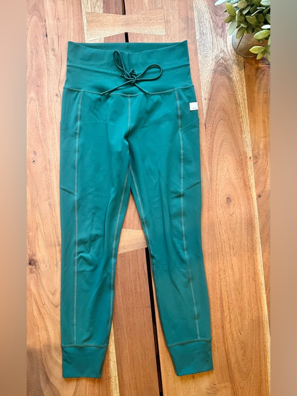 Vuori Daily Pocket Legging Short Length